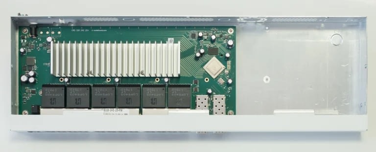 CRS326-24G-2S+RM - Image 3